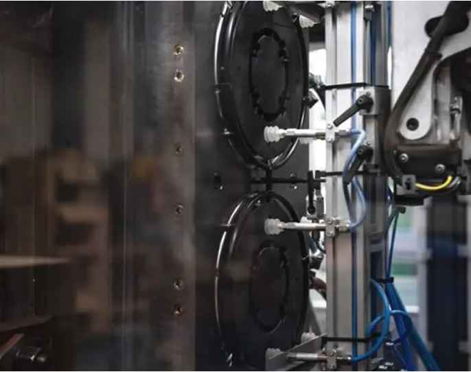 innovative uses for custom plastic moulds